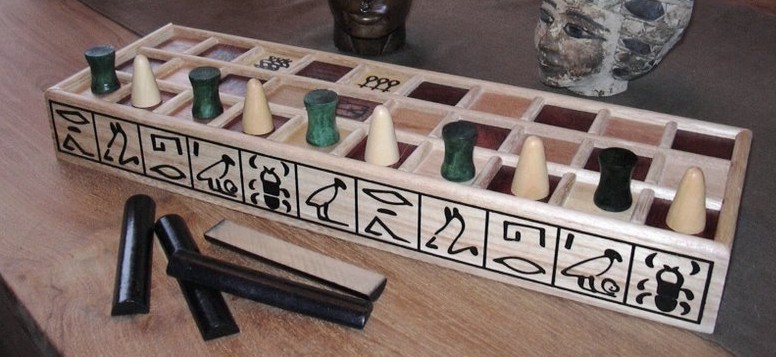 Senet-gezelschapsspel