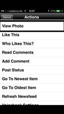 Schermafbeelding van het contextmenu. Hierin staat van boven naar beneden; View photo, Like This, Who likes this?, Read Comments, Add Comments, Post Status, Go to newest item, Go to oldest item, Refresh newsfeed, Voicebook settings.