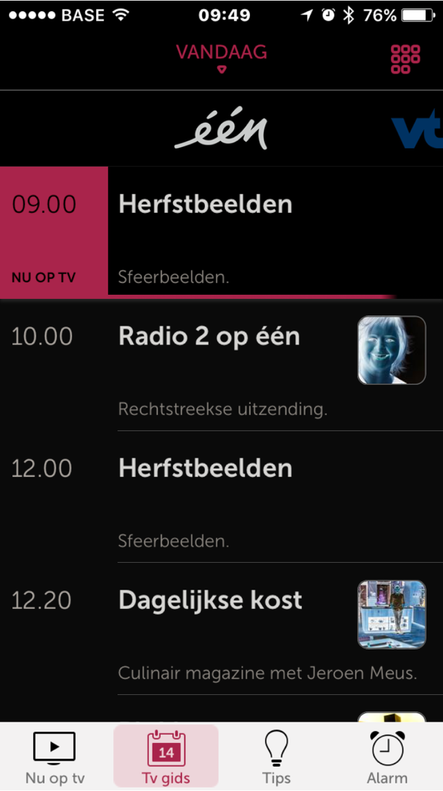Een duidelijk en groot lettertype in de DM TV App, in combinatie met omgekeerde kleuren