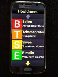 Android telefoon met Synapptic software en vergroot beeld